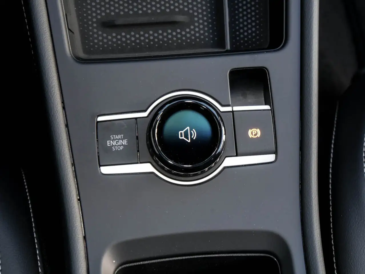 Volkswagen T-Roc Style 1.5 l eTSI DSG MATRIX PANO 11
