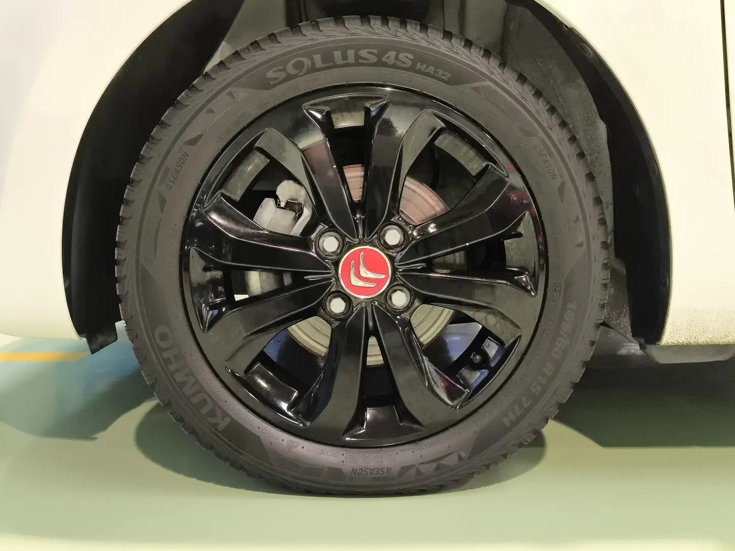 Citroen C1 1.2 PureTech Furio Blanco - 2