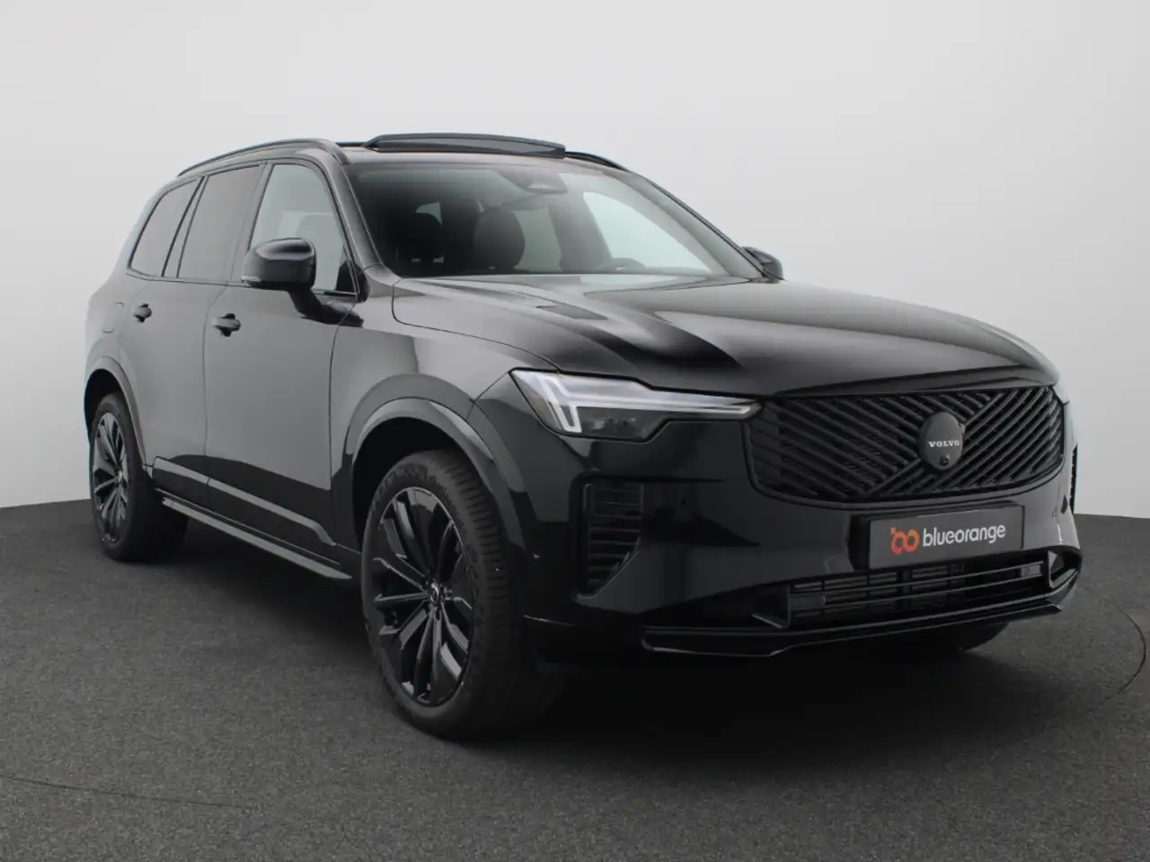 Volvo XC90 Plus Black Edition Recharge Hybrid AWD 7-Sitzer, миниатюра 2