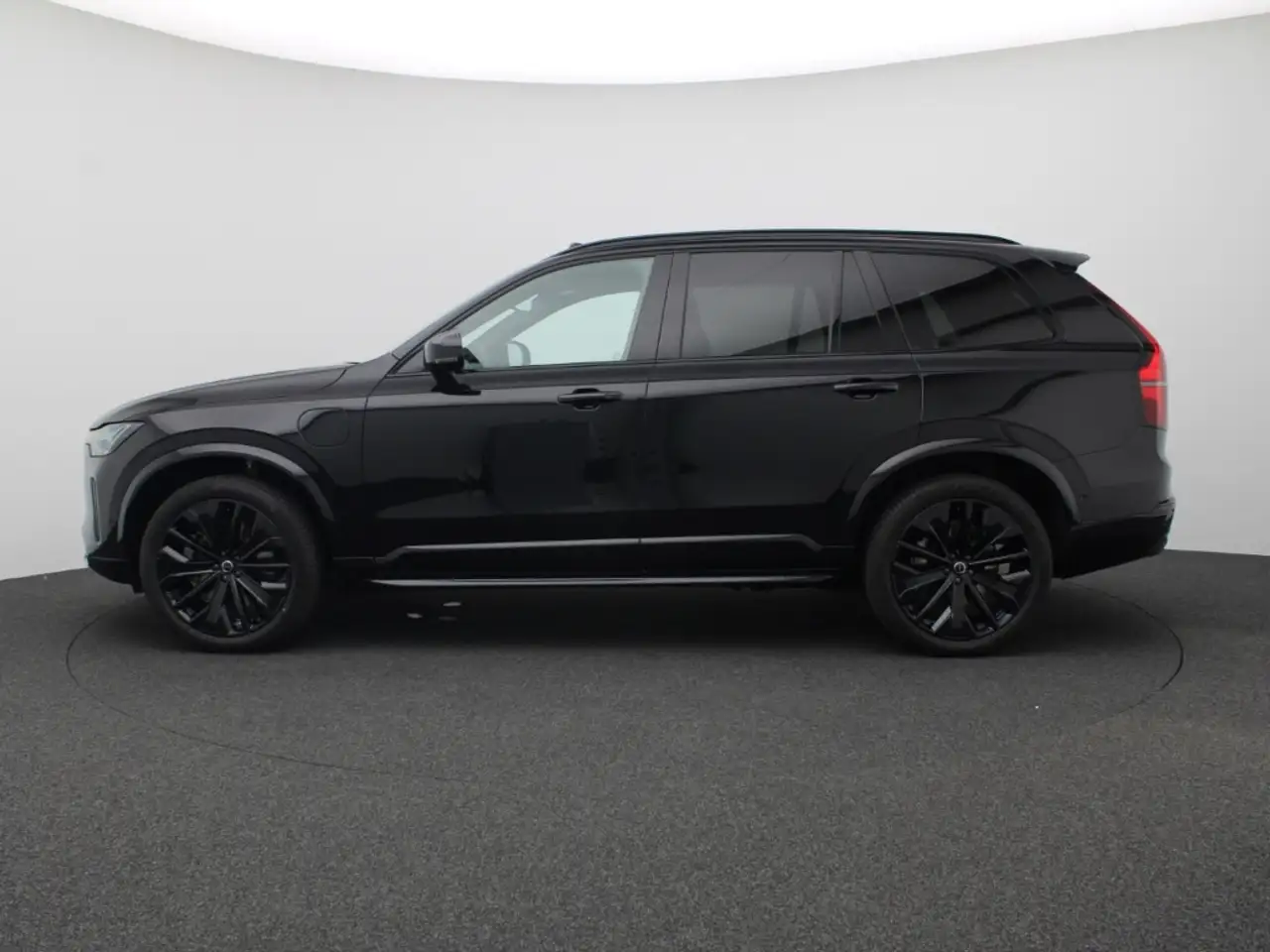 Volvo XC90 Plus Black Edition Recharge Hybrid AWD 7-Sitzer, миниатюра 3