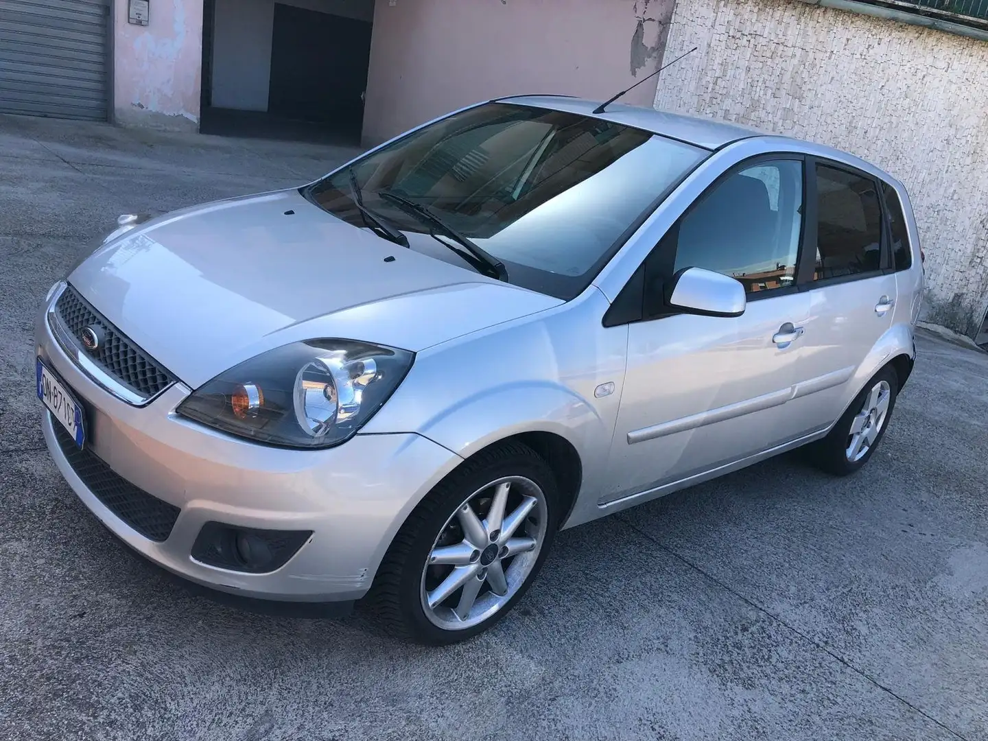 Ford Fiesta Fiesta V 2006 5p 1.4 tdci Plus Argento - 1