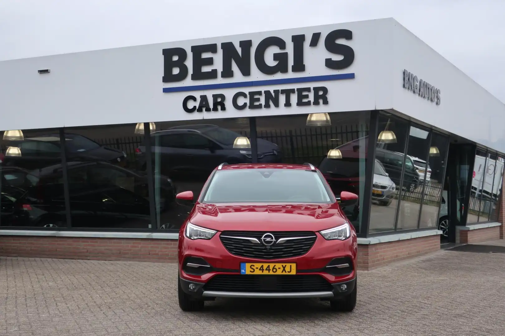 Opel Grandland X 1.2 Turbo Innovation LED_LEDER_COMFOR-STOELEN_CAM_ Rouge - 2