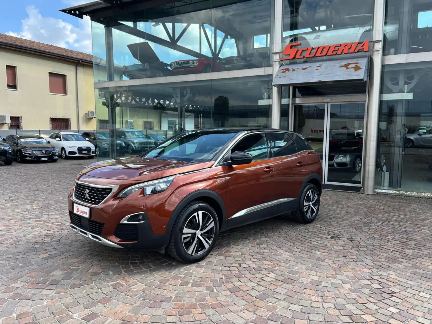 Peugeot 3008 PureTech Turbo 130 S&S GT Line Arancione - 2