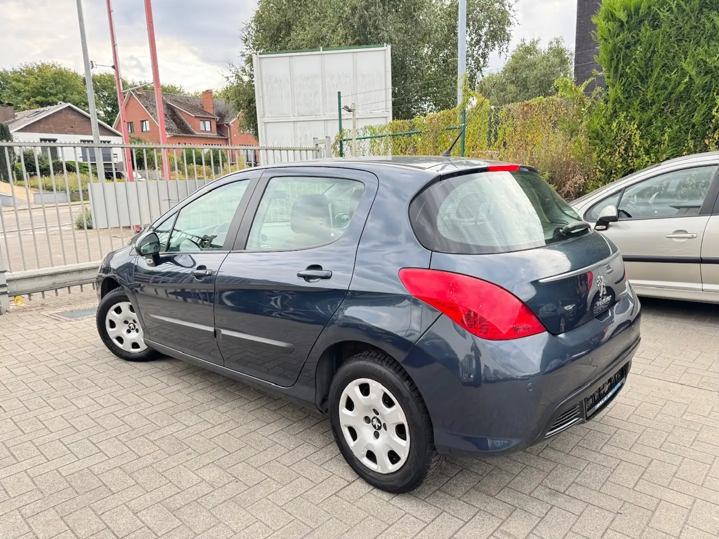 Peugeot 308 1.4i Benzine - Airco ** 1 JAAR GARANTIE ** !! Gris - 2