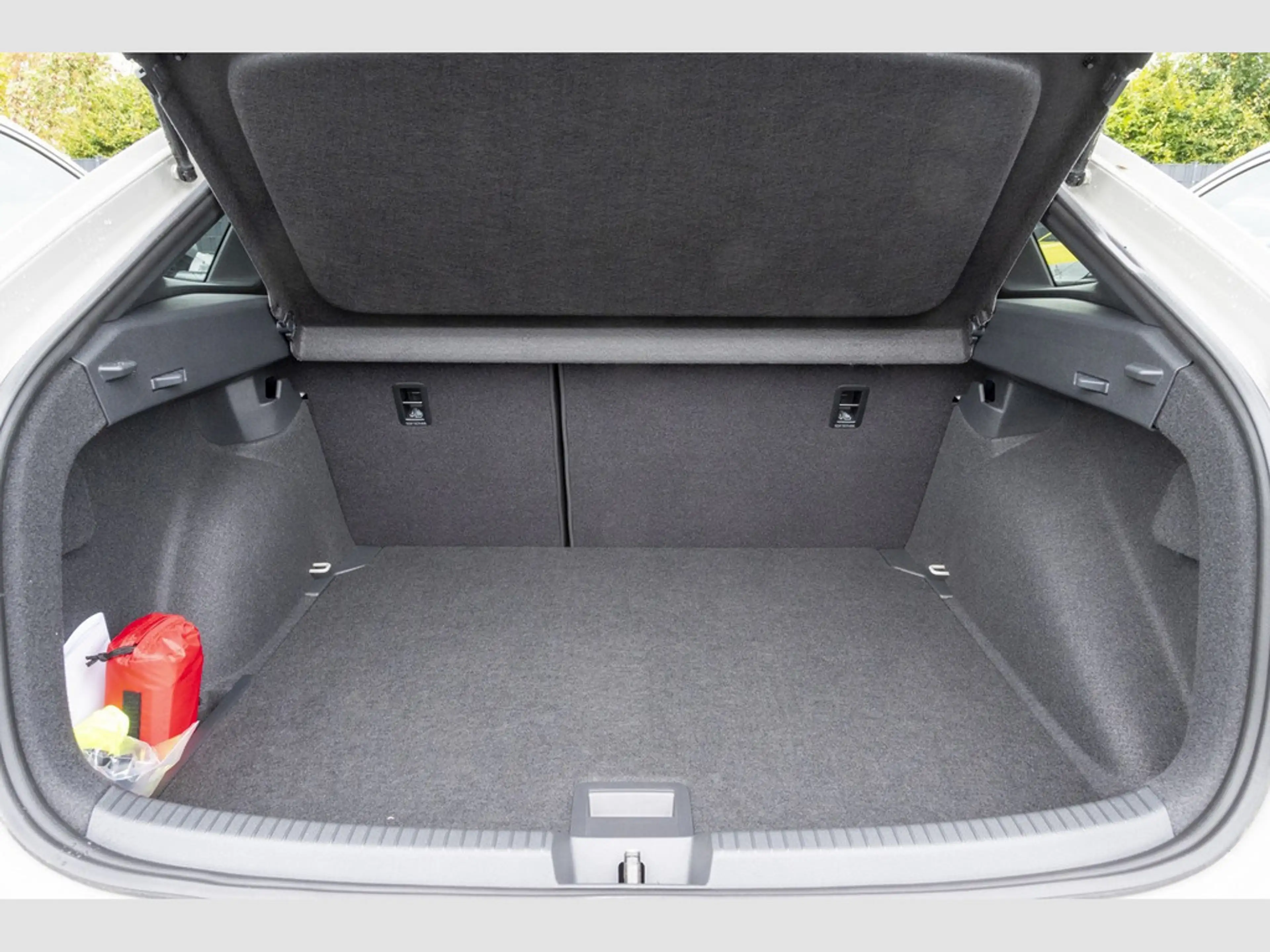 Volkswagen Taigo 1.0 TSI DSG R-Line Black Style/Kamera/Keyless Access/Licht+Sicht — photo 8