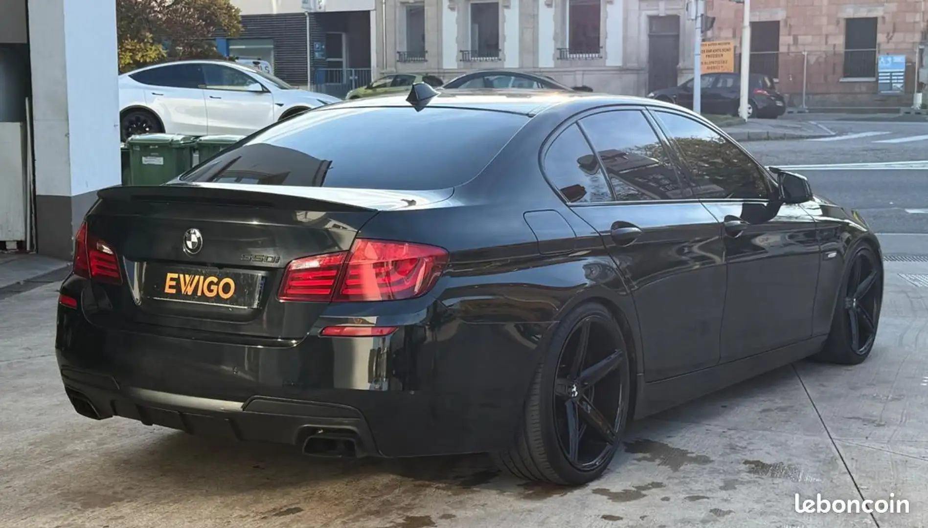 BMW 550 (F10) 4.4 550IA V8 408 + SIEGES CHAUFFANTS CAMERA Noir - 2