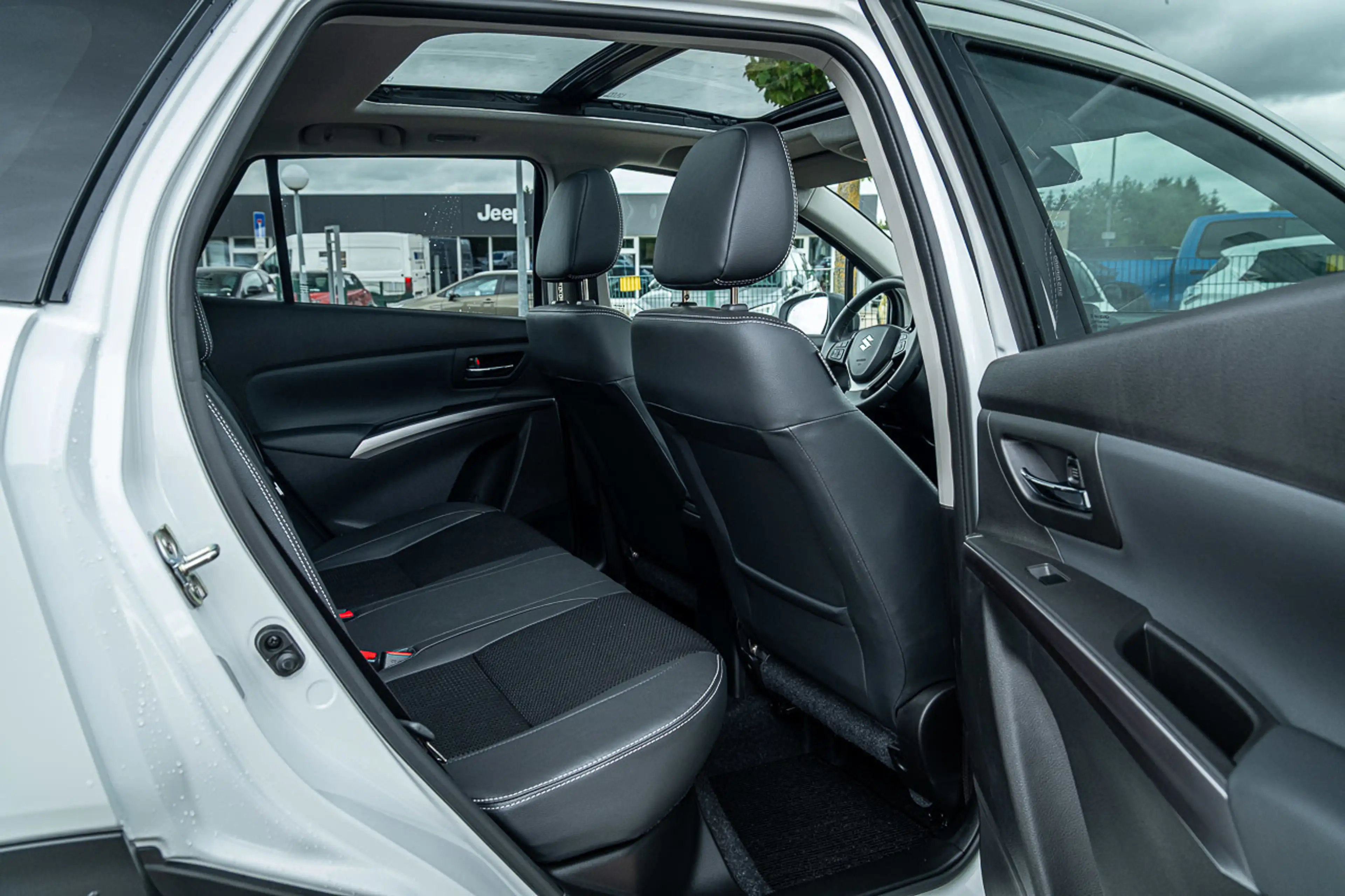 Suzuki SX4 S-Cross 1.4 Comfort + Allgrip Hybrid — photo 12