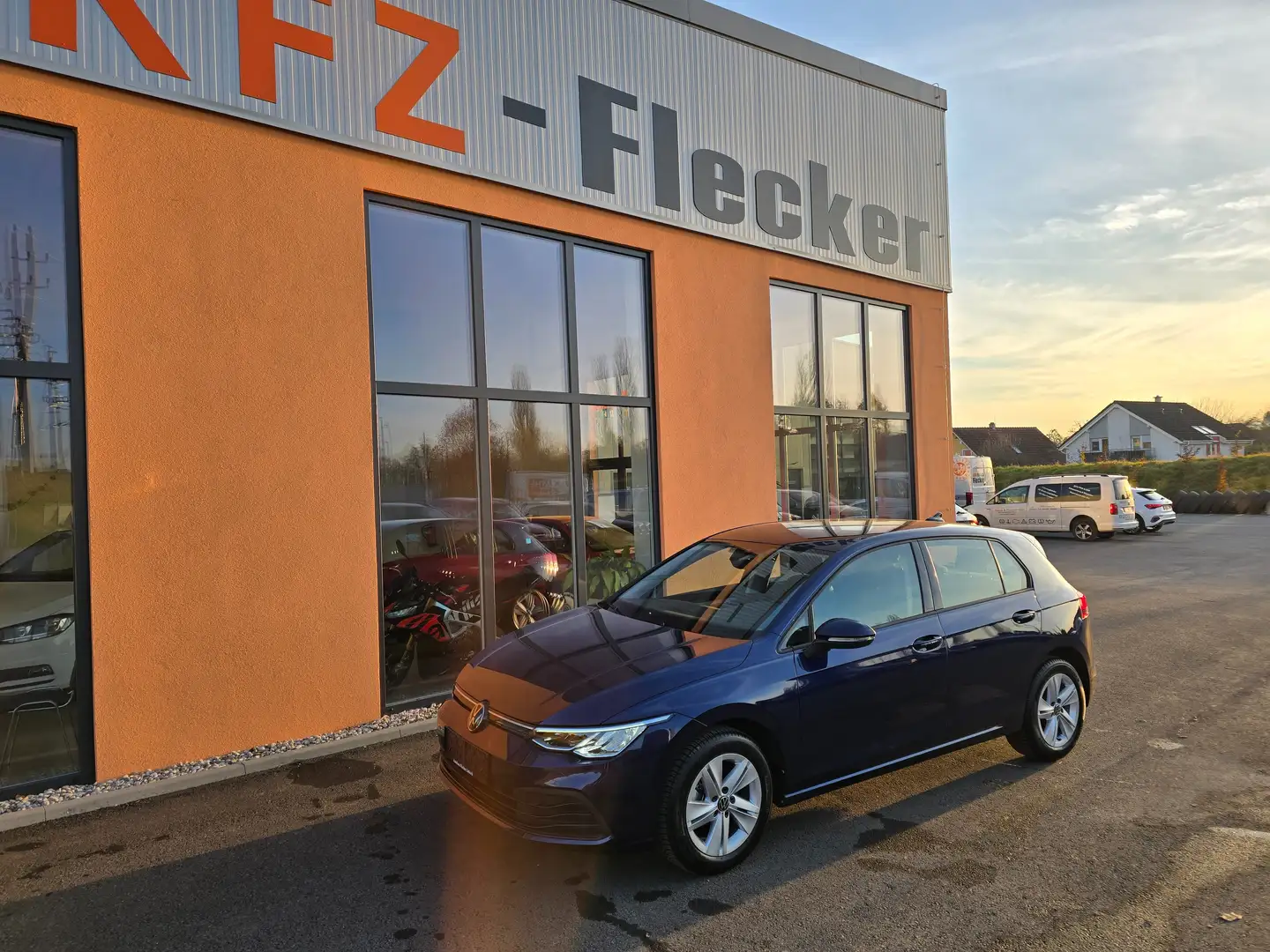 Volkswagen Golf Life Blau - 1