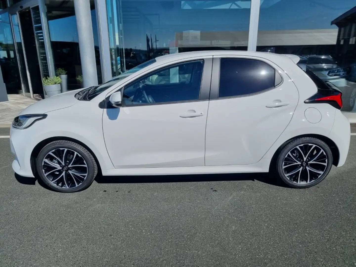 Toyota Yaris 5-Türer Teamplayer 1,5L Hybrid *TECHNIK* Weiß - 2