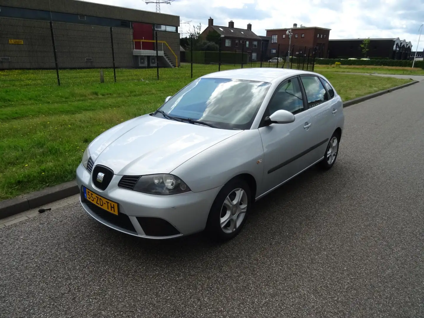 SEAT Ibiza 1.4-16V Trendstyle Grau - 1