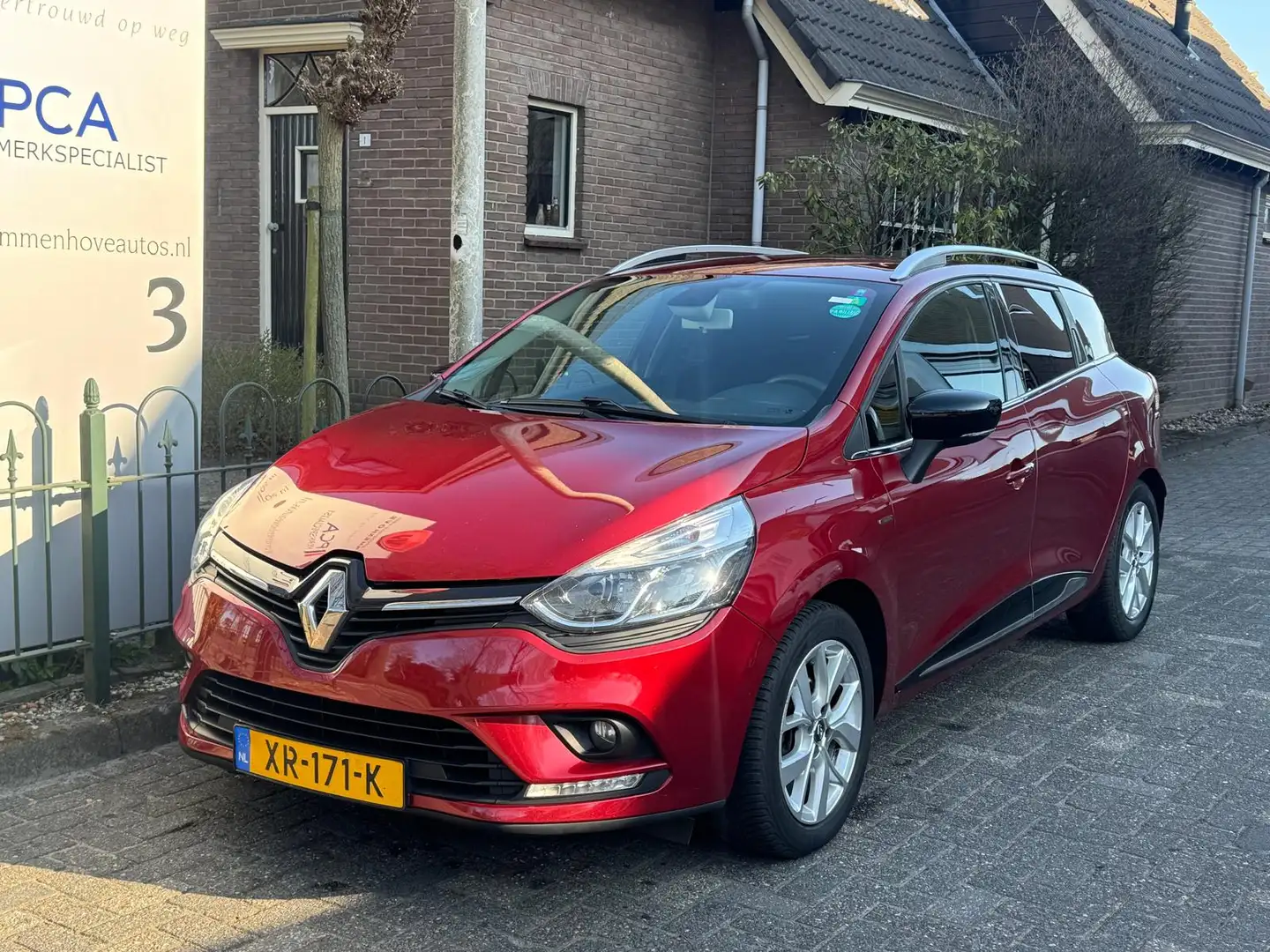 Renault Clio Estate 0.9 TCe Limited Airco/Camera/Navigatie Rood - 2