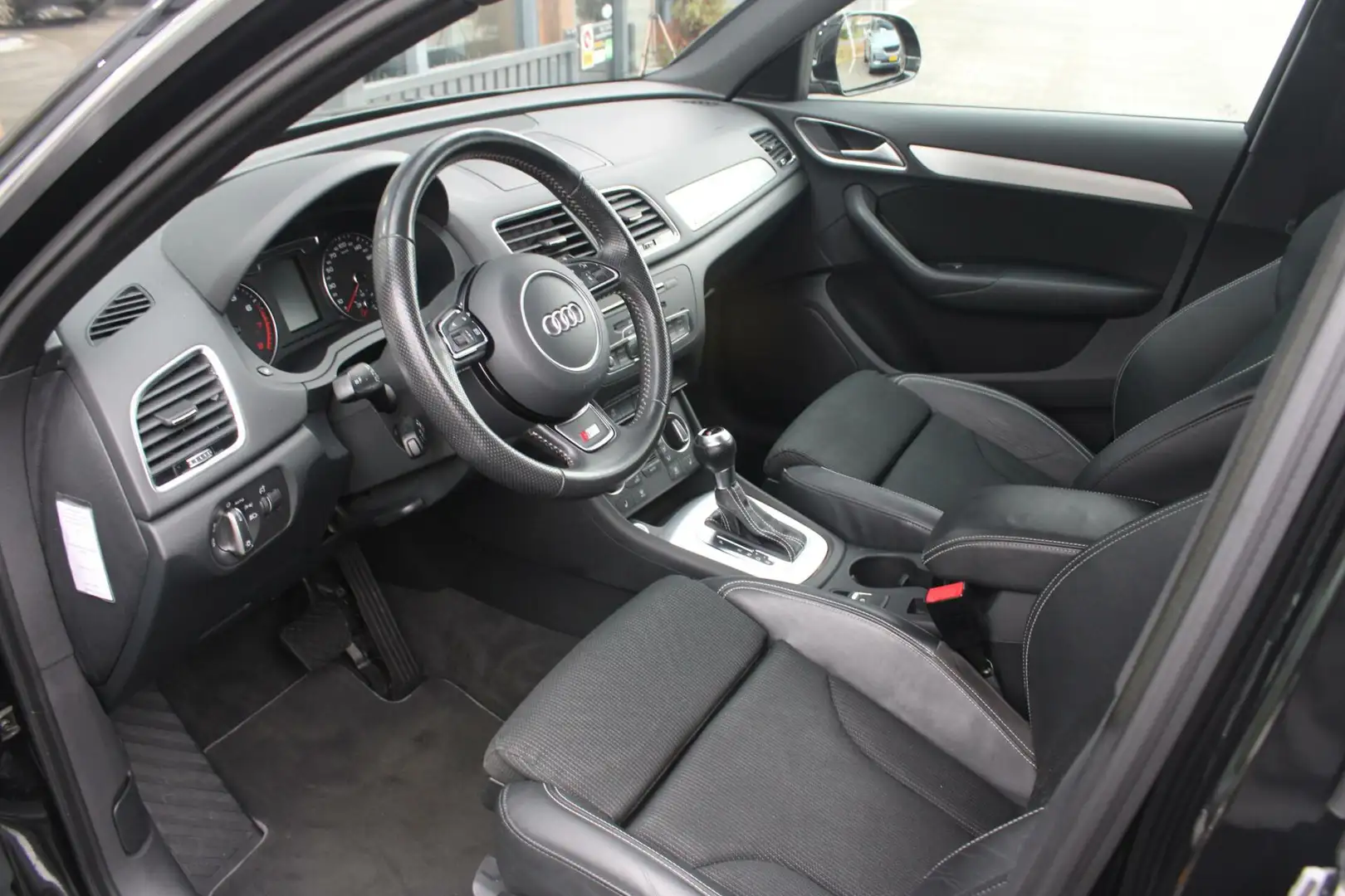 Audi Q3 2.0 TFSI quattro Sport S Line Edition|ElekTrekhaak Чорний - 2