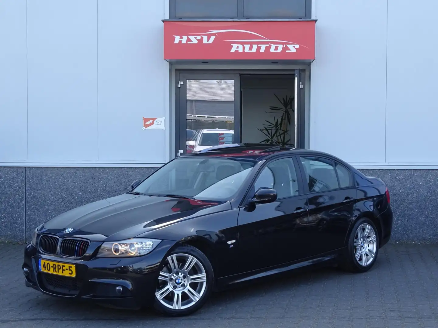 BMW 318 3-serie 318i Corporate Lease M Line navi LM org NL Zwart - 1