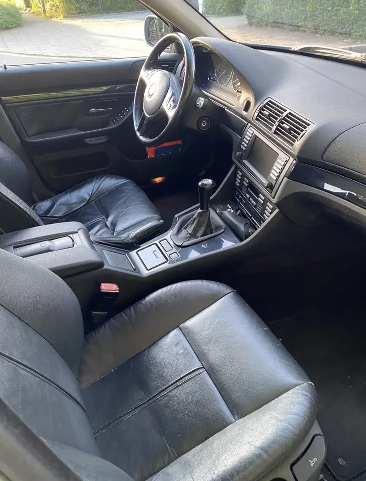 BMW 530i, foto 2