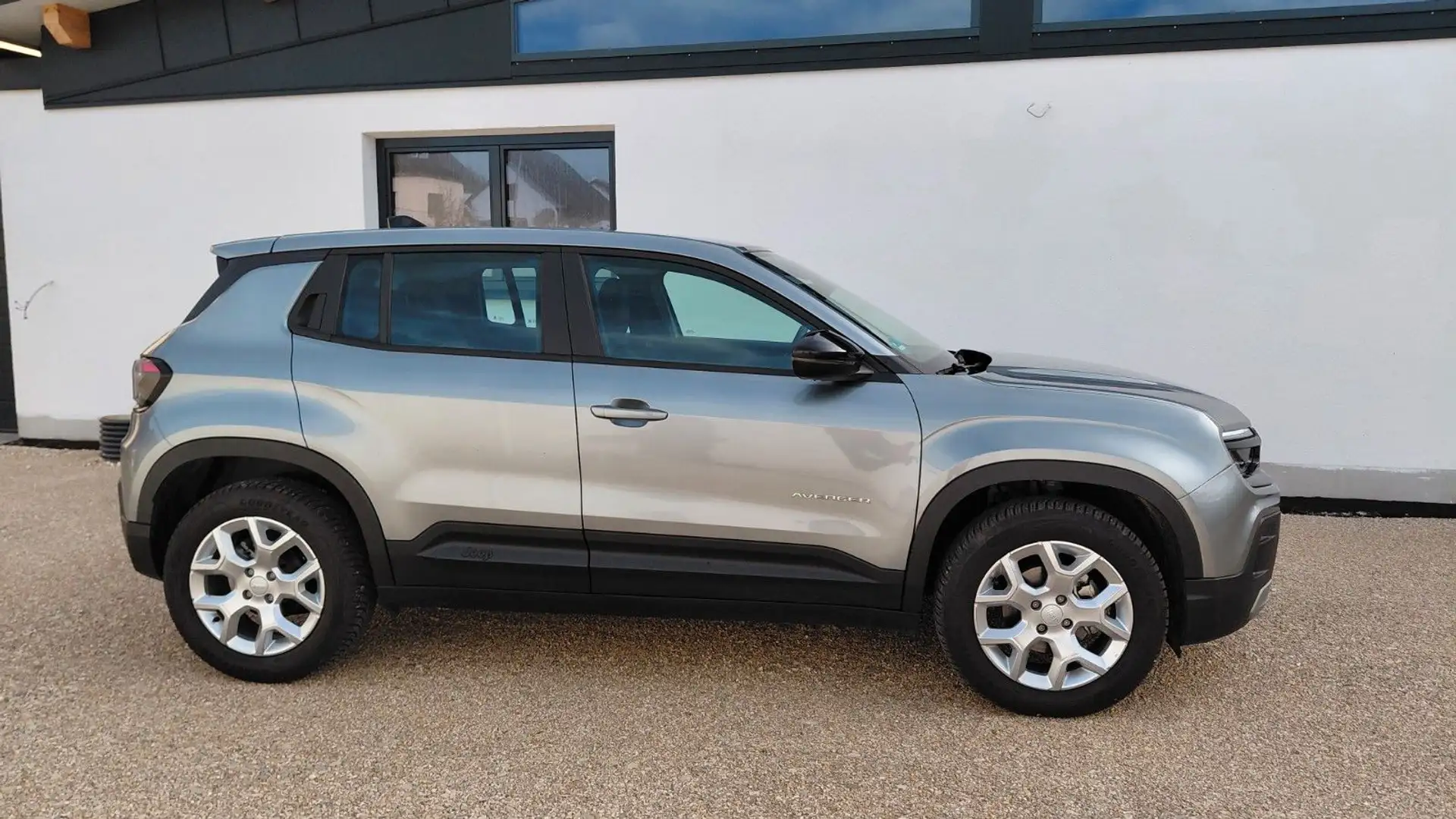 Jeep Avenger Altitude 1.2 T ACC,LED,Kamera,Keyless Gris - 2