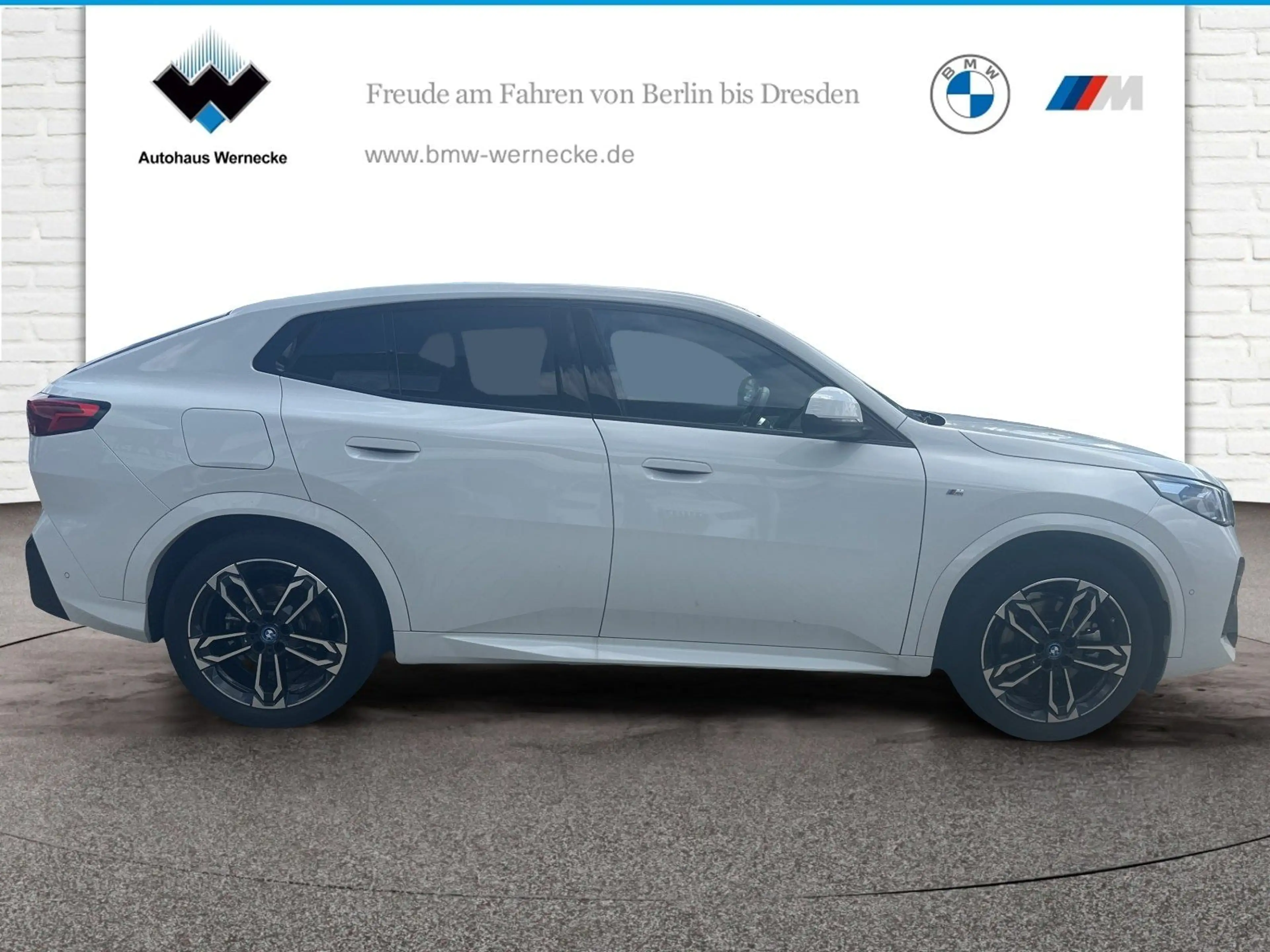 BMW iX2 xDrive30 M Sportpaket Head-Up HK HiFi DAB — photo 4