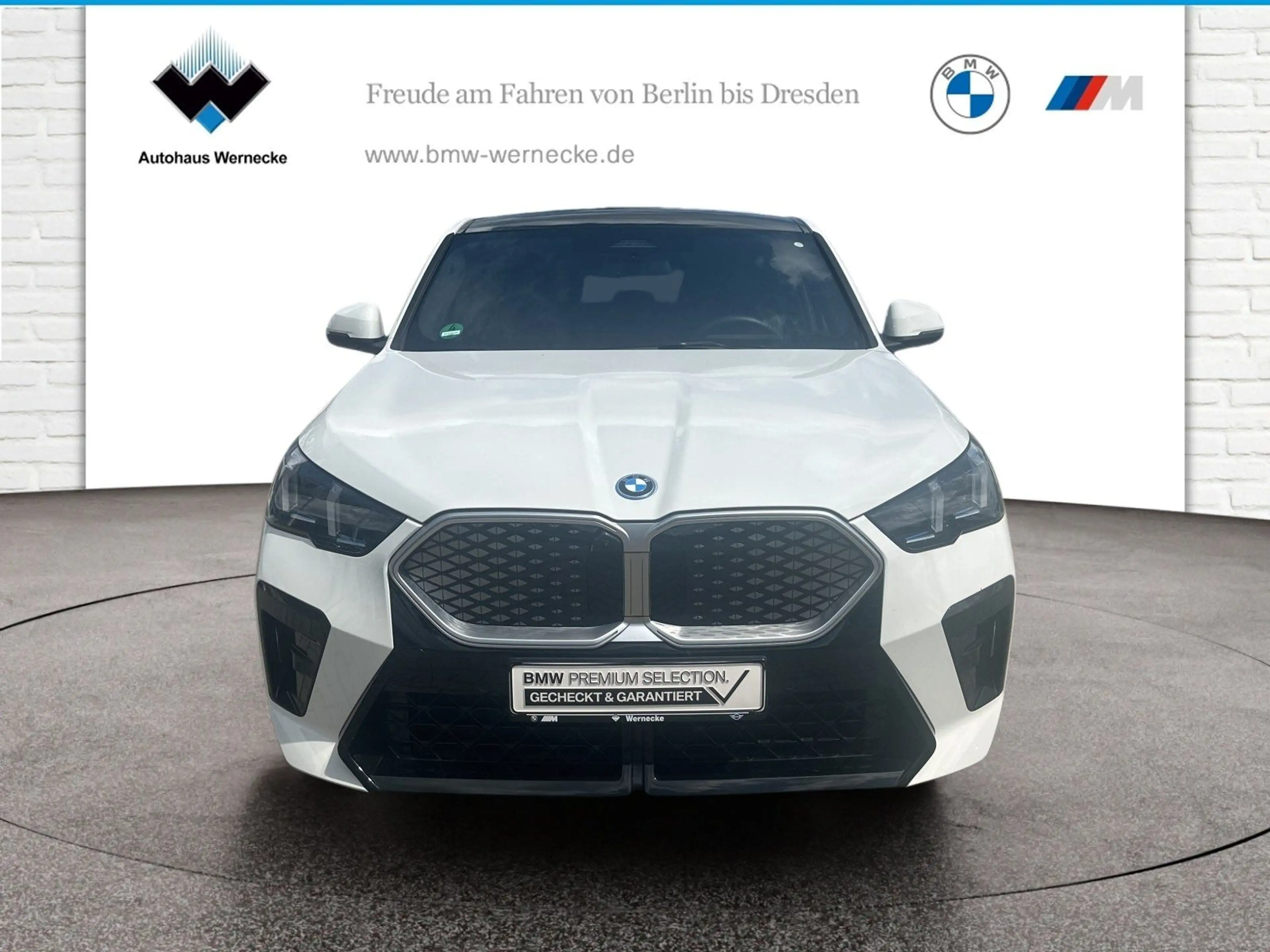 BMW iX2 xDrive30 M Sportpaket Head-Up HK HiFi DAB — photo 2