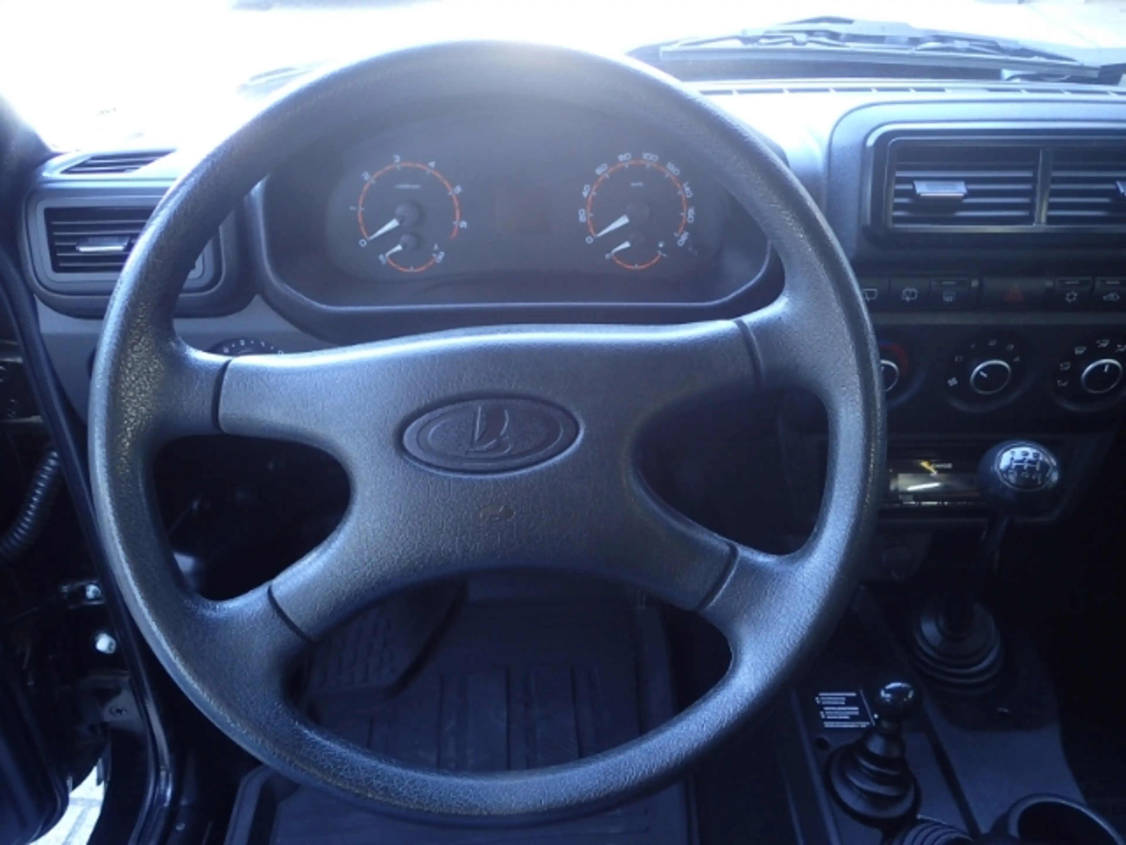 Lada Niva 1.7 Anhängerkupplung Klimaanlage Zentralverriegelu — photo 12