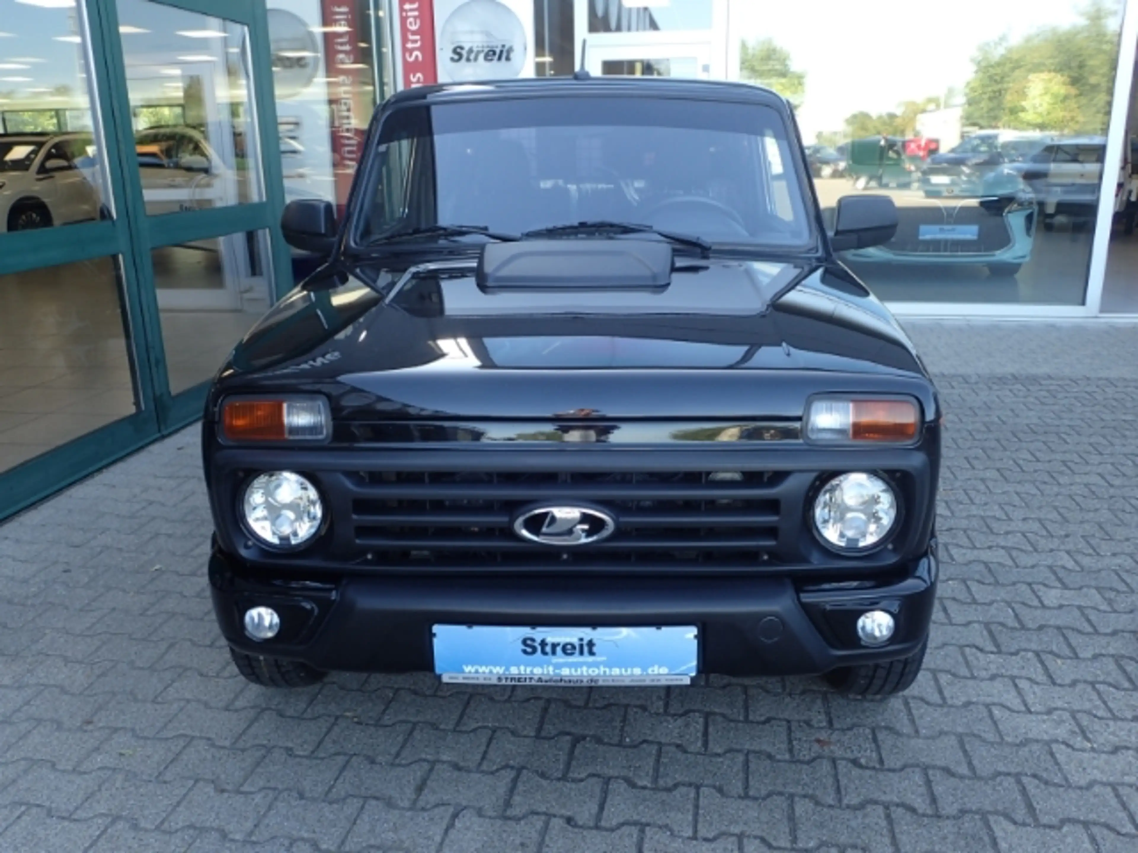 Lada Niva 1.7 Anhängerkupplung Klimaanlage Zentralverriegelu — photo 2