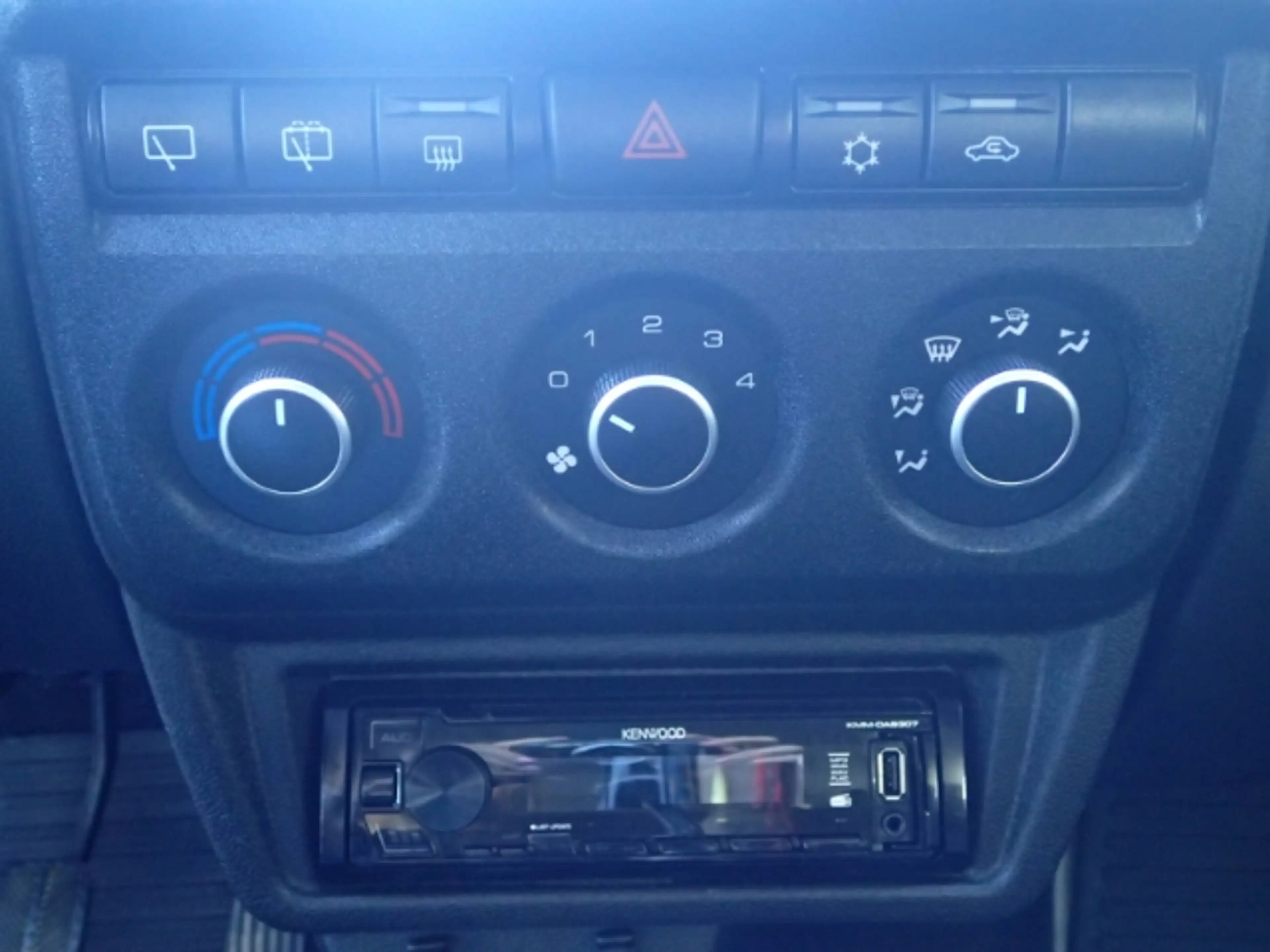 Lada Niva 1.7 Anhängerkupplung Klimaanlage Zentralverriegelu — photo 14