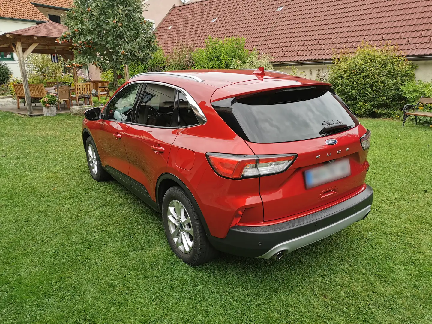 Ford Kuga 1,5 EcoBlue Titanium Rot - 2