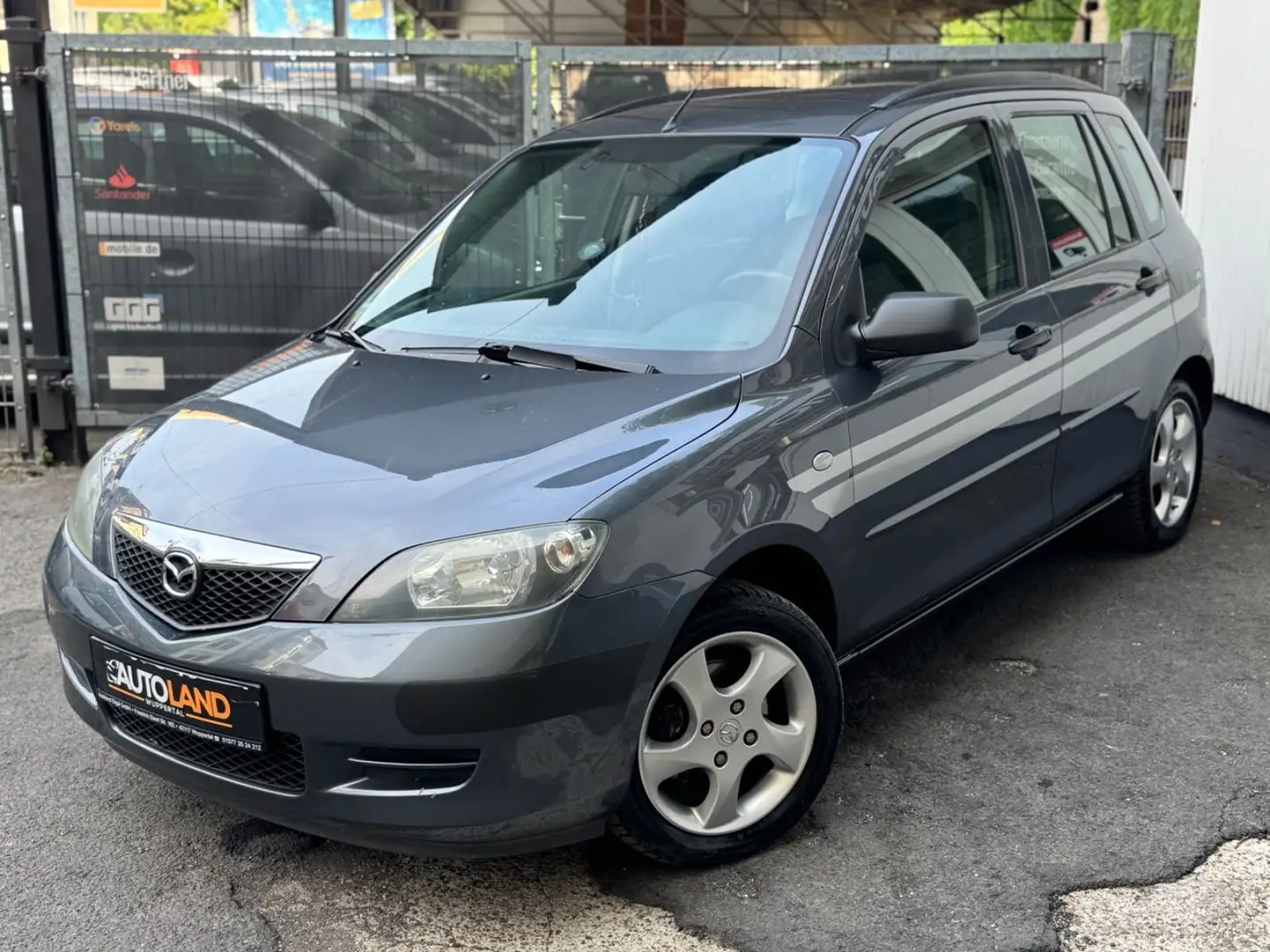 Mazda 2 Lim. 1.4 Exclusive*2.Hand*Klima*Allwetter* Grau - 2