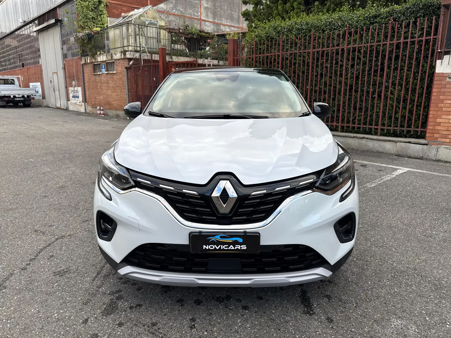 Renault Captur Captur II 1.6 E-Tech full hybrid Techno 145cv auto Weiß - 2