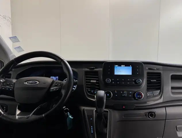 Ford Transit view 11