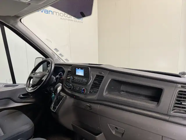 Ford Transit view 13