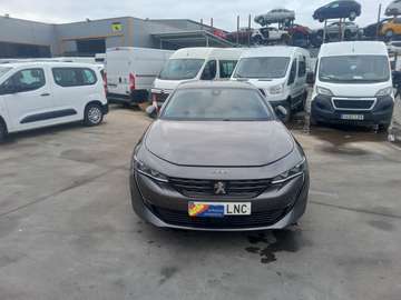 1.5BlueHDi S&S Business Line EAT8 130