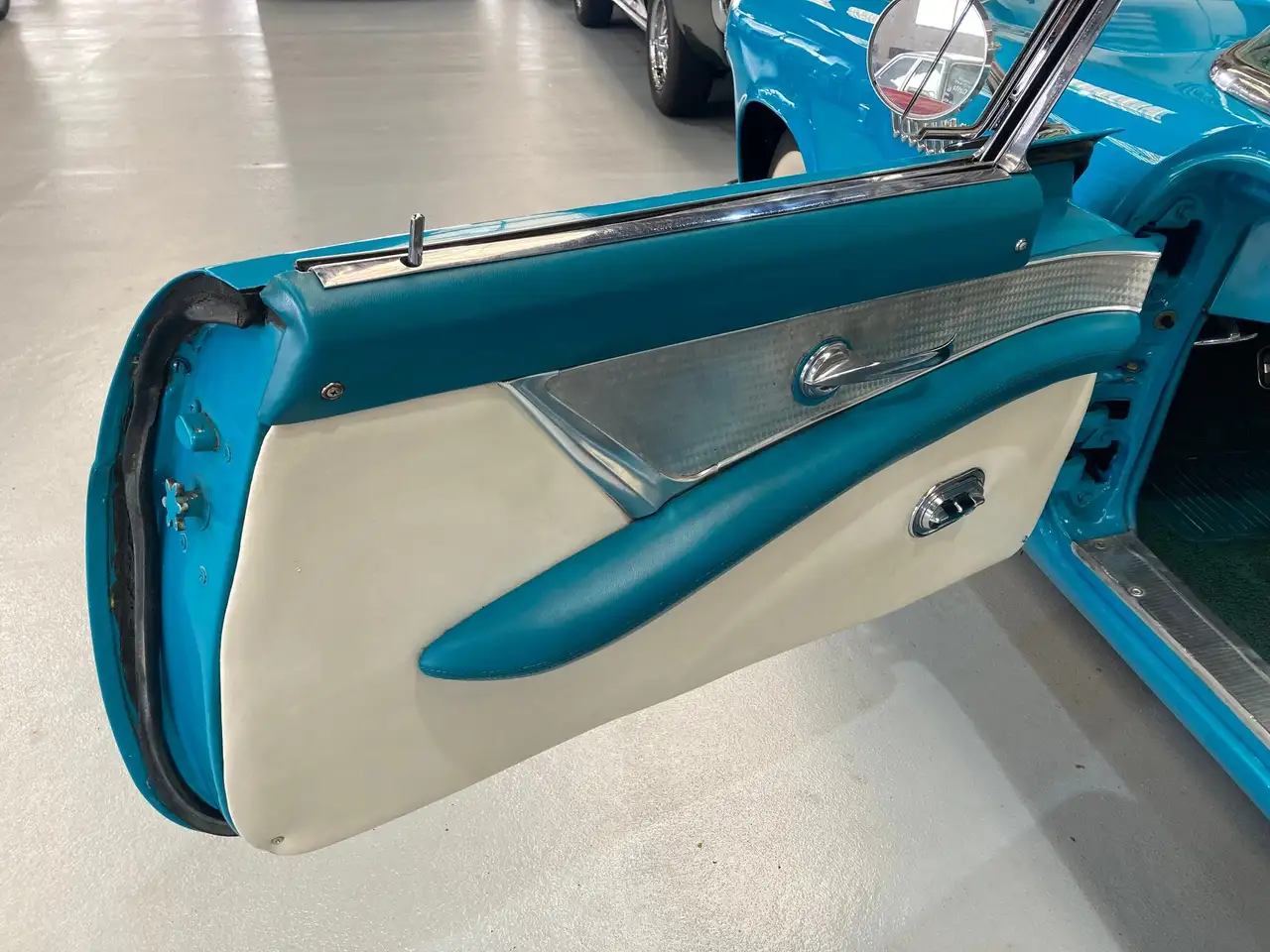 Ford Thunderbird V8 312ci de 1956 en stock en France, foto 10