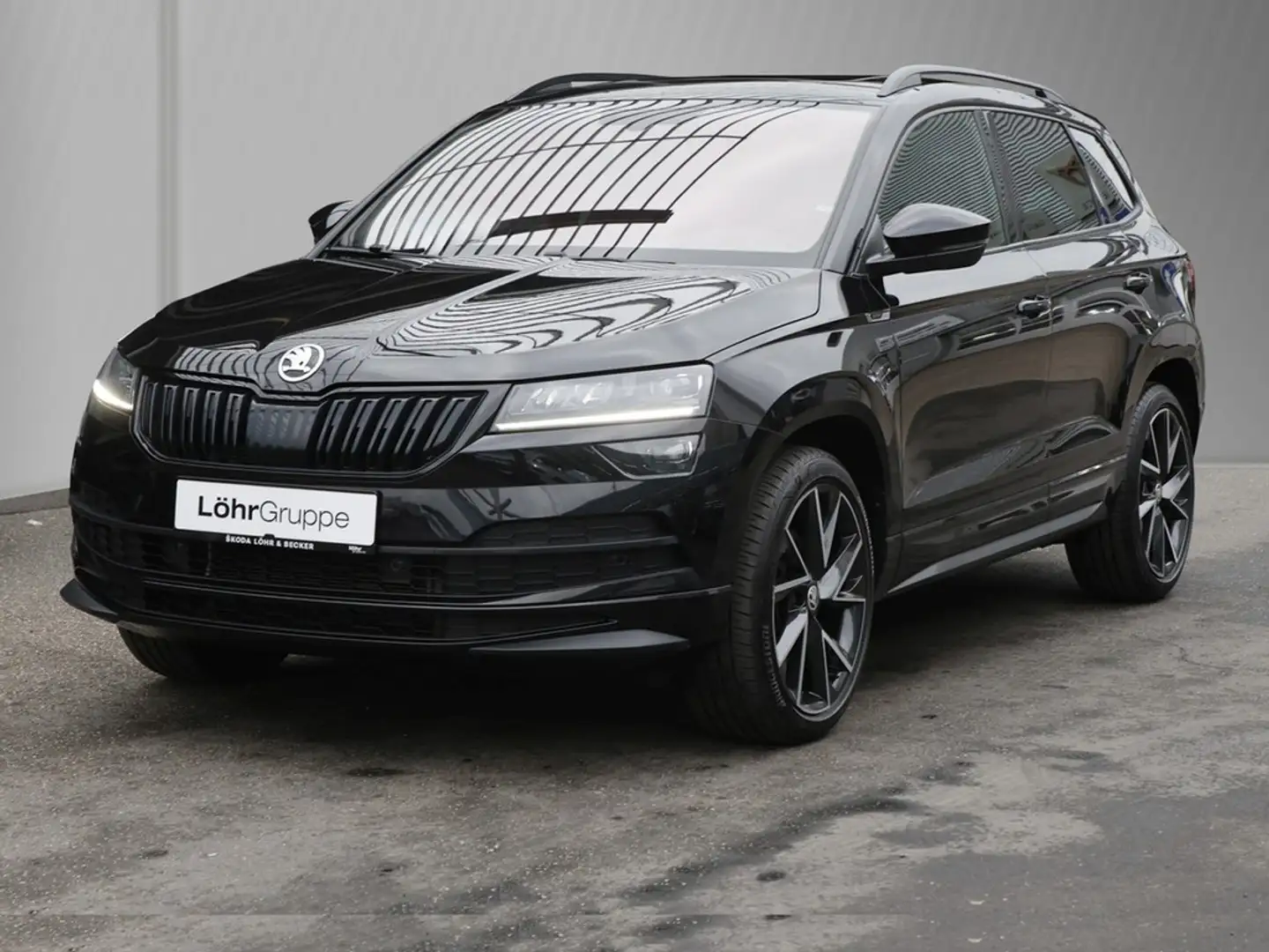 Skoda Karoq 2.0 TDI DSG Sportline 4x4 AHK/RFK/Pano Schwarz - 2