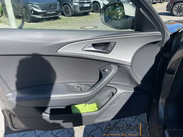 Audi A6 view 13