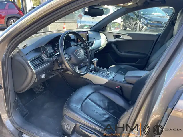 Audi A6 view 12