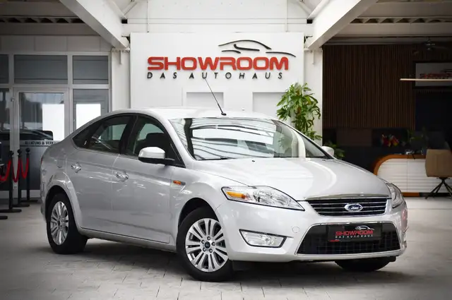 Ford Mondeo view 3