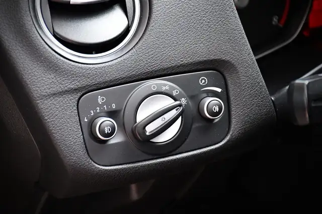 Ford Mondeo view 11