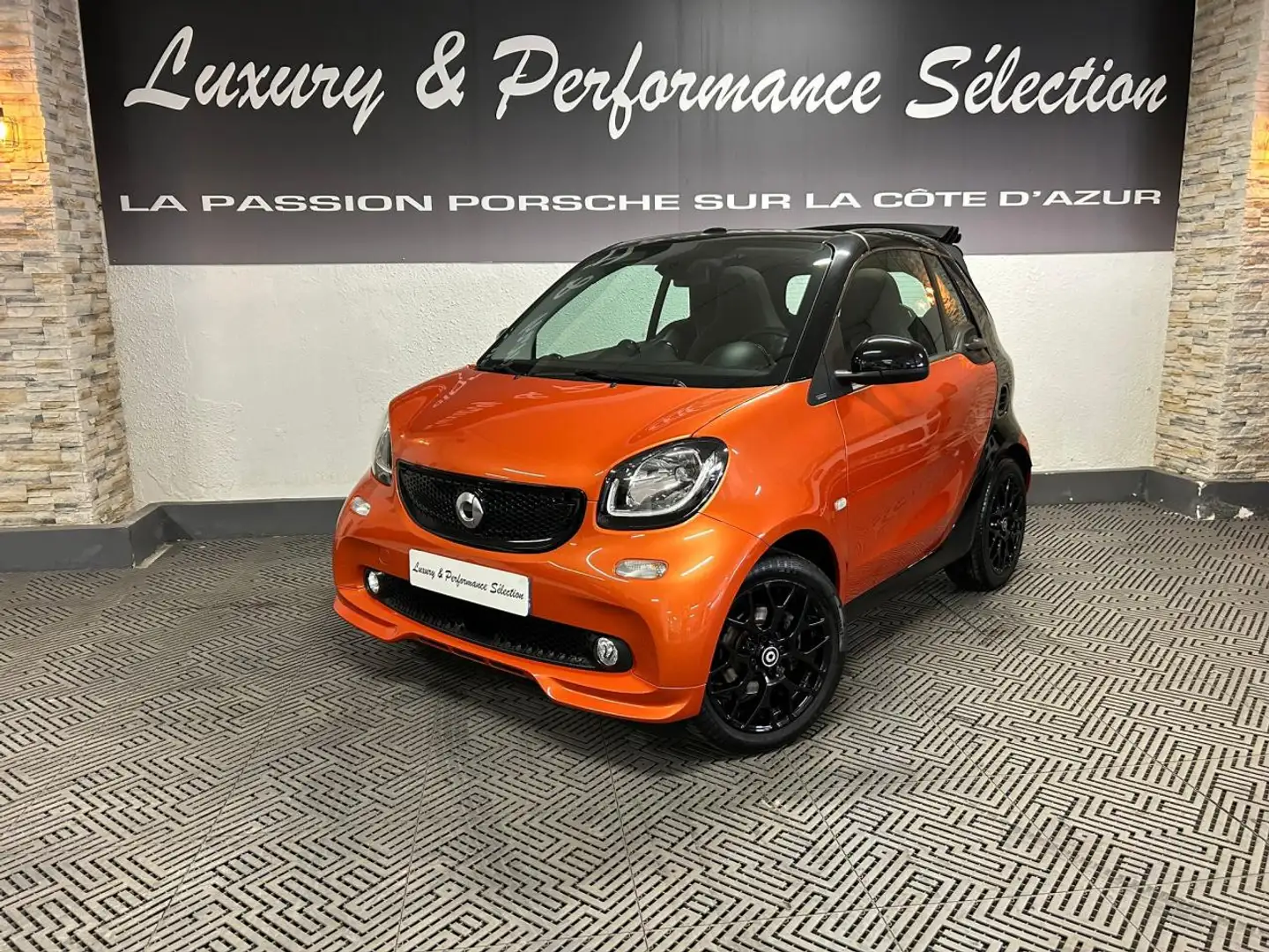 smart forTwo Fortwo Cabriolet 90ch Brabus style - 38000km - Coloris rare - Excellent état Naranja - 1
