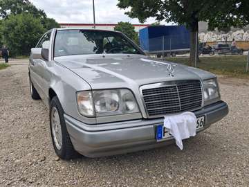E 220 Coupe,Liebhaberfahrzeug,wenig km