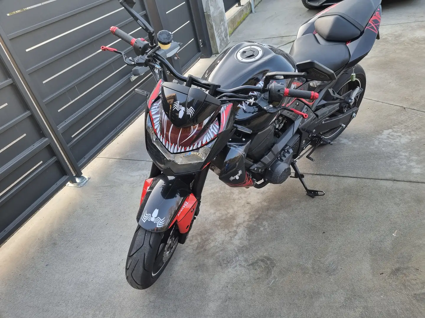 Kawasaki Z 750 Negro - 2