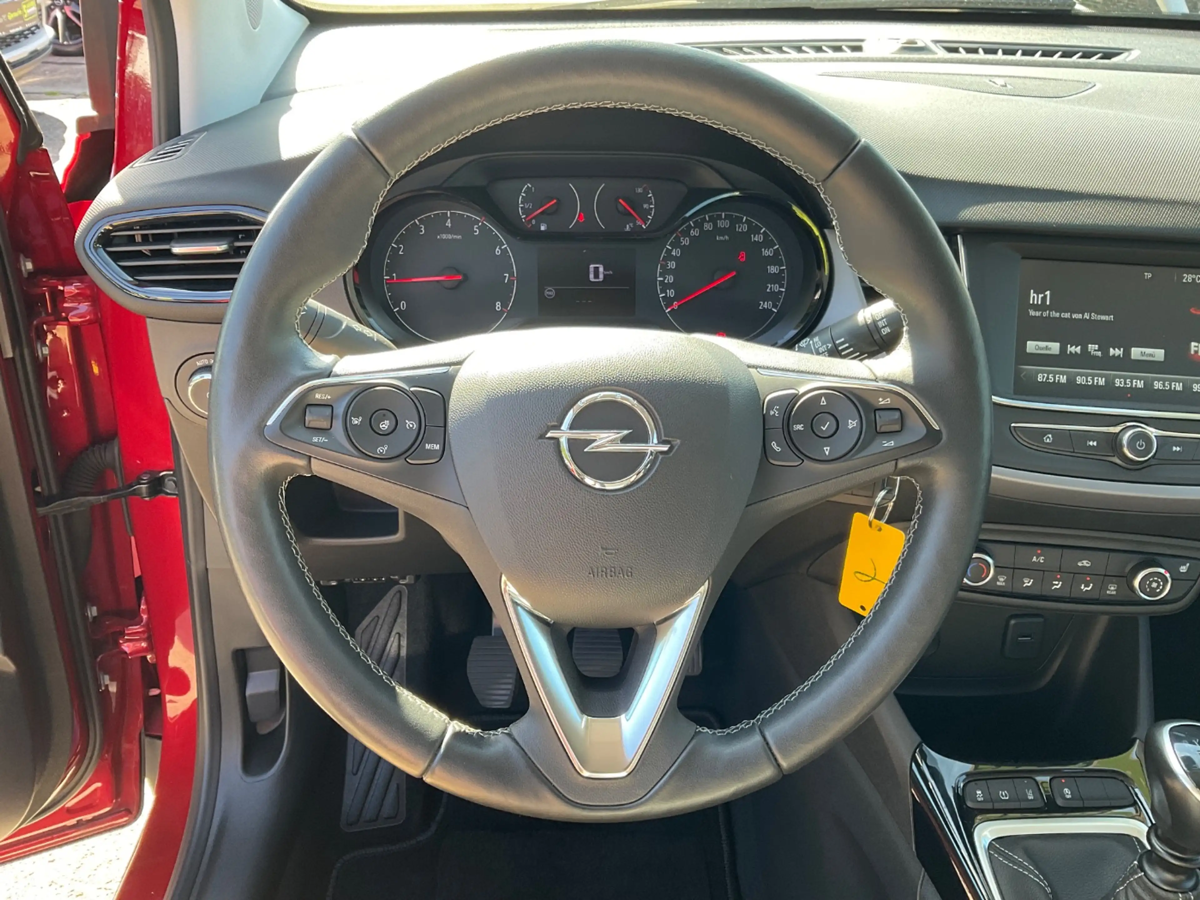 Opel Crossland 1.2 Enjoy Inspektionspaket BigDeal! — photo 11