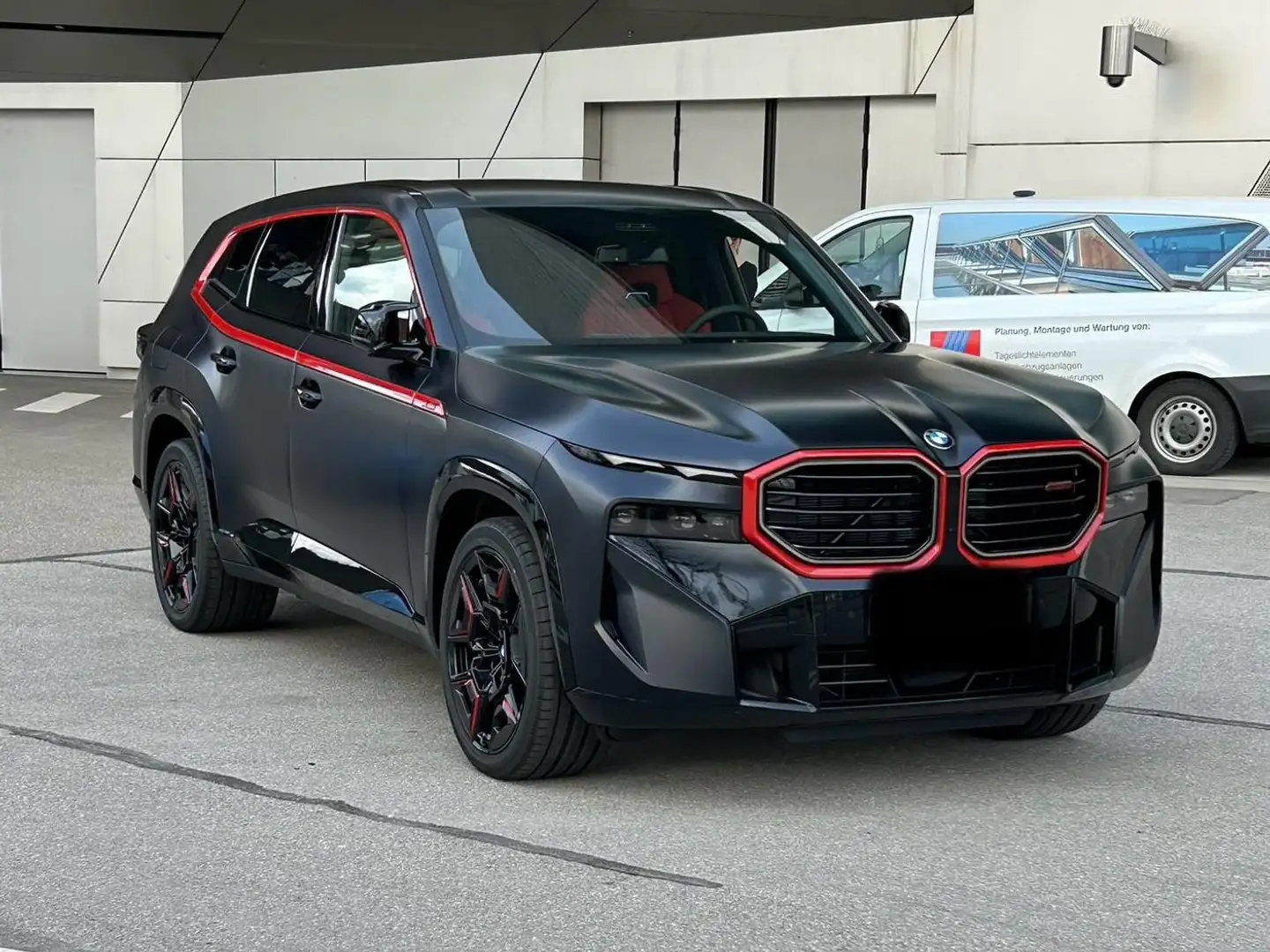 BMW XM XM Label Red 1/500 Schwarz - 1
