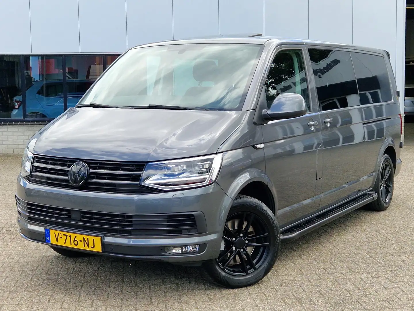 Volkswagen T6 Transporter 2.0TDI DSG L2H1 Highline LED SCHUIF/KANTEL ADAP CR Grijs - 2