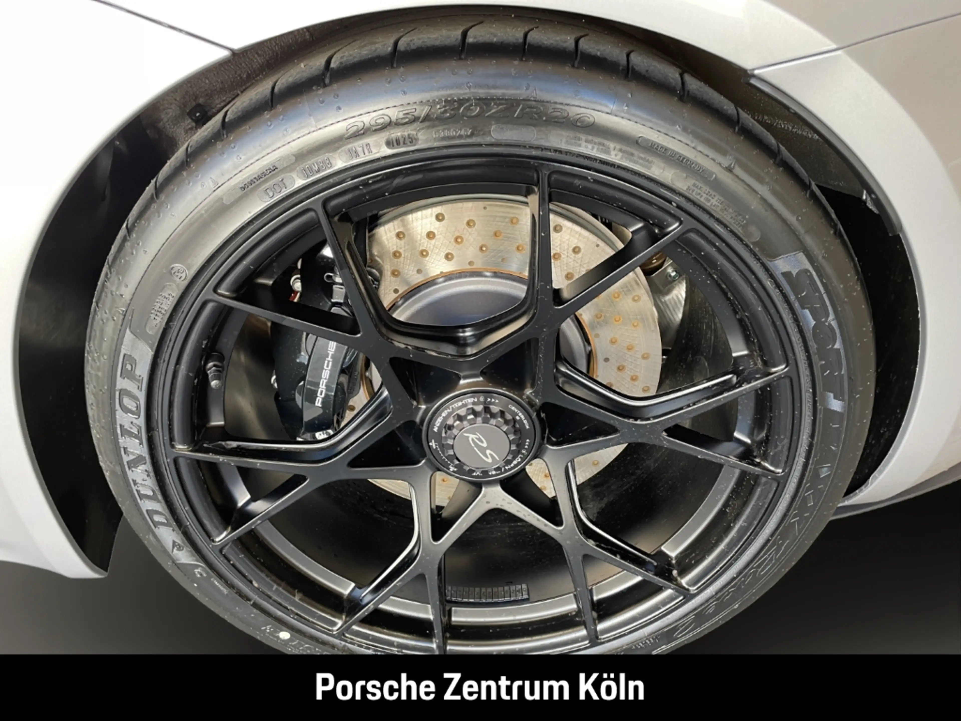 Porsche 718 Spyder RS BOSE Sportabgas Rückfahrkamera LED — photo 11