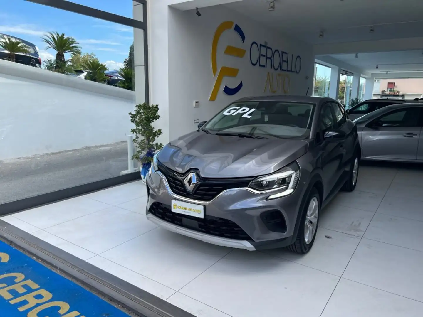 Renault Captur TCe 100 CV GPL FAP Zen Grigio - 2