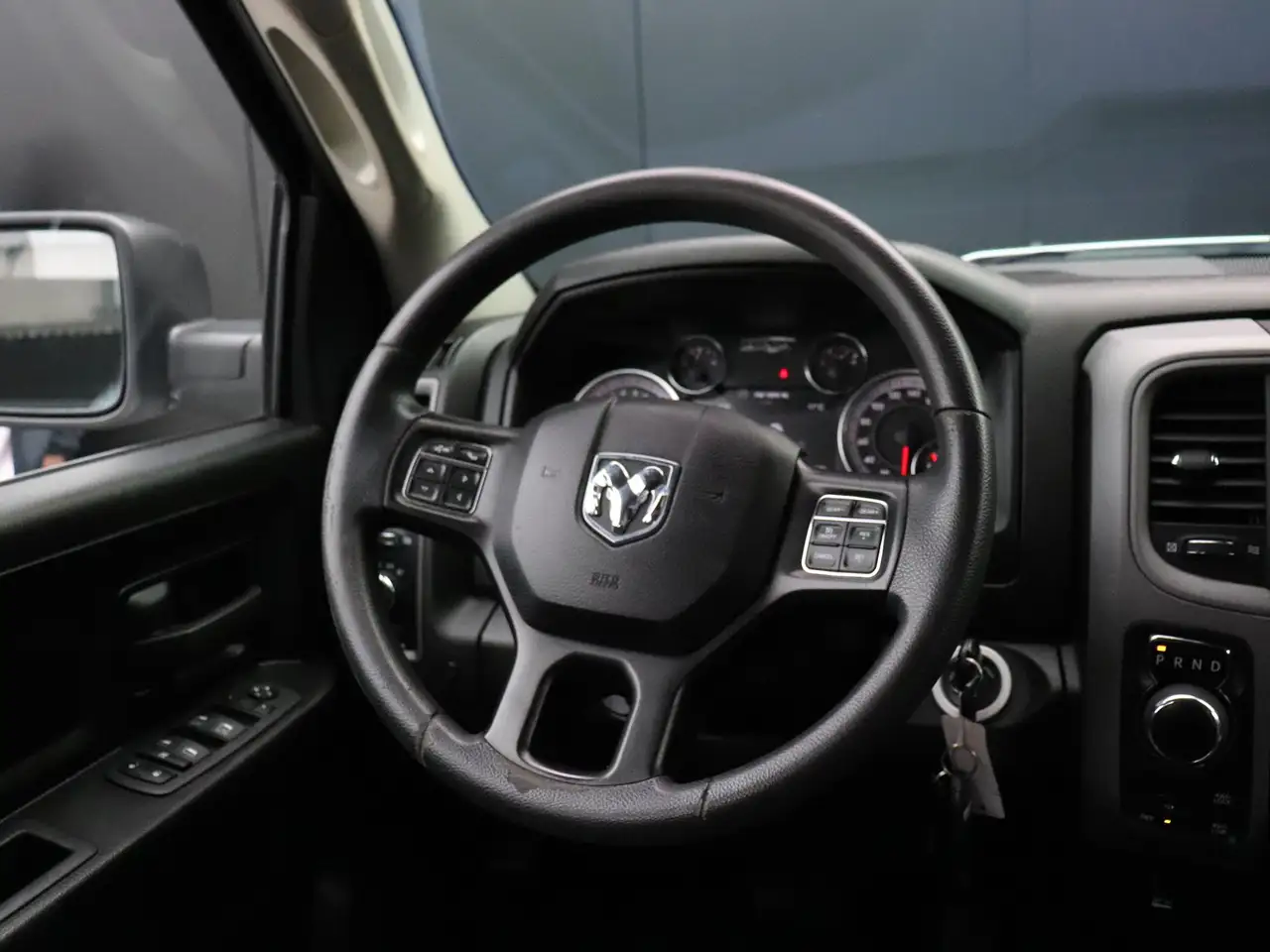 Dodge RAM 2023 — фото 17