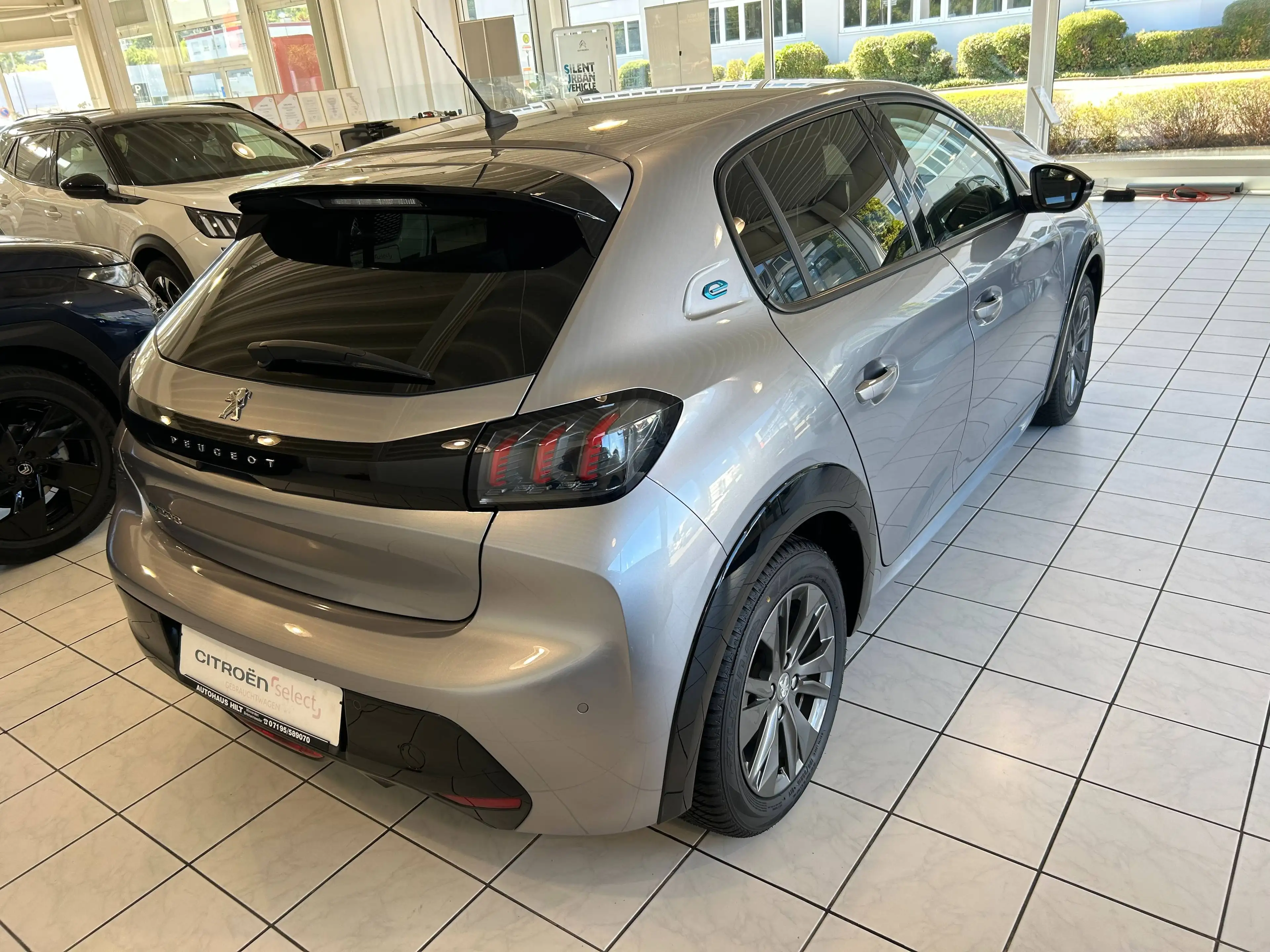 Peugeot e-208 Allure Pack Elektromotor 136 — photo 6