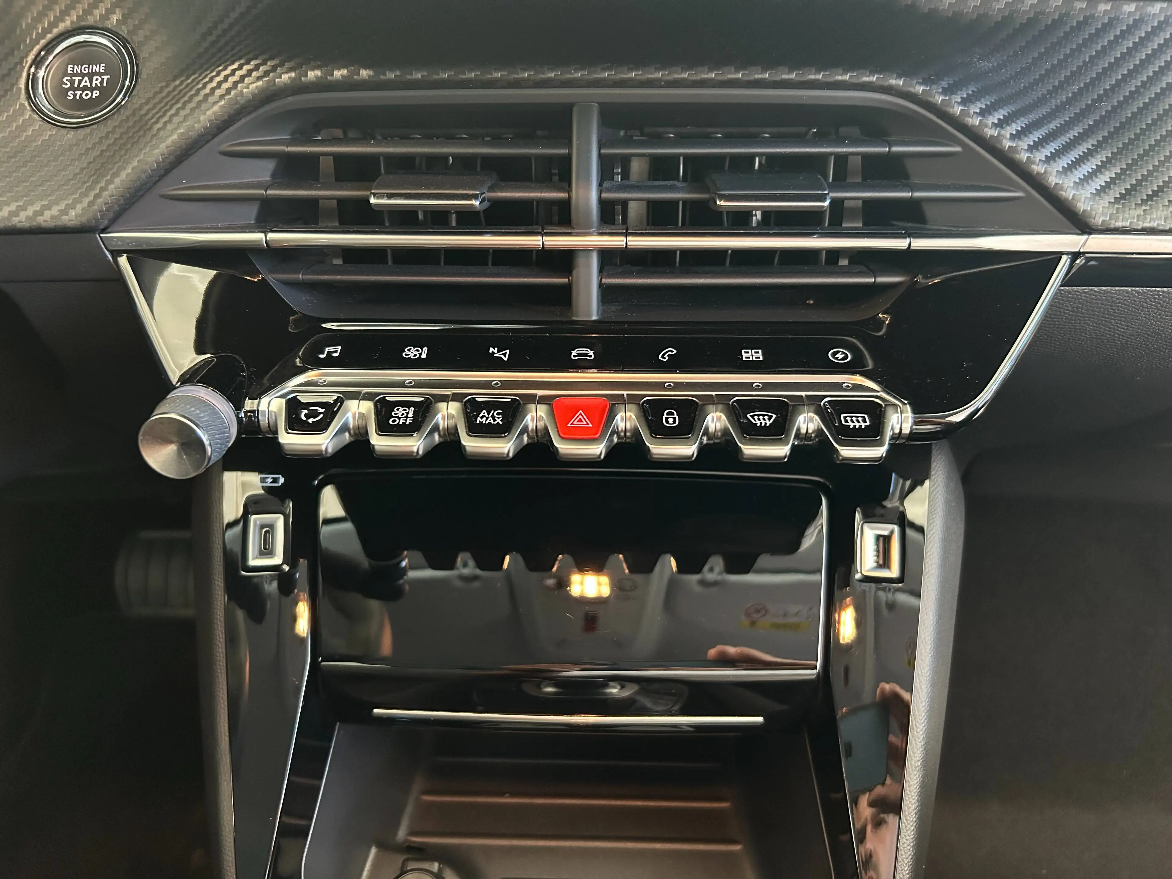 Peugeot e-208 Allure Pack Elektromotor 136 — photo 13