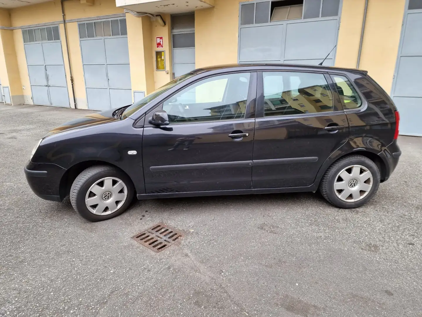 Volkswagen Polo Polo IV 2001 5p 1.4 tdi Comfortline Nero - 2