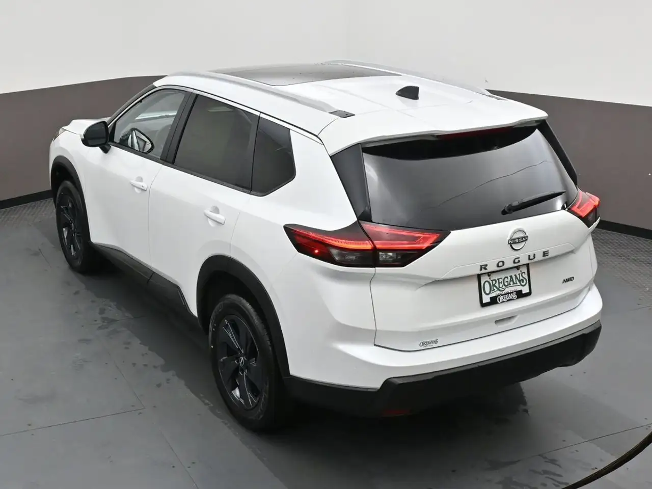 Nissan Rogue снимка Nissan Rogue