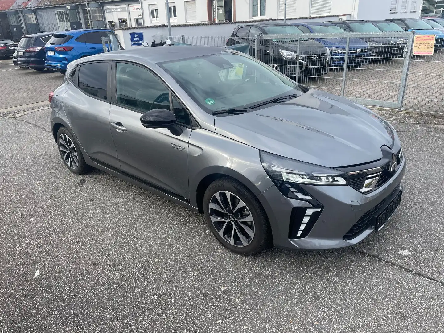 Mitsubishi Colt Plus Hybrid Grau - 2